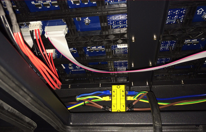 SHENZHEN YUCHIP LIGHTING CO., LTD línea de producción del fabricante